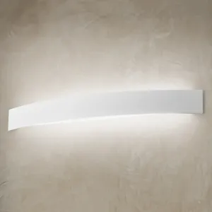Zakrivené nástenné LED svietidlo v bielej