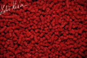 Lk baits pelety restart wild strawberry - 1 kg 4 mm