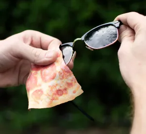 MAGS Utěrka na brýle z mikrovlákna Pizza