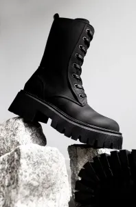 Členkové topánky Medicine čierna farba, na platforme, #257108