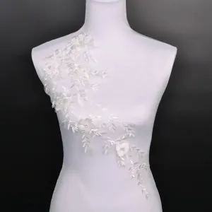 Aplikácia na šaty kvietky biela