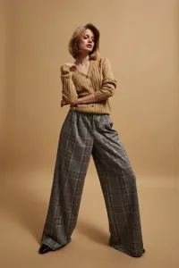 Checkered trousers with wide legs