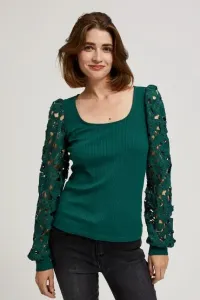 Blouse with lace sleeves