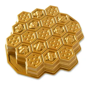 Nordic Ware Forma na bábovku včelí plást, 28 x 30 cm, zlatá 85477