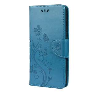 Peňaženkové puzdro Embossing Pattern Motýľ a kvet modré – Samsung Galaxy S21 FE
