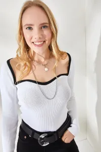 Olalook Women's White Black Kiss Collar Crop Knitwear Blouse