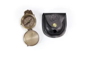 Origin Outdoors Pocket Compass Starožitný mosadzný vreckový kompas s koženým puzdrom