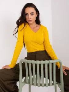 Žltý rebrovaný priliehavý sveter s výstrihom - S/M