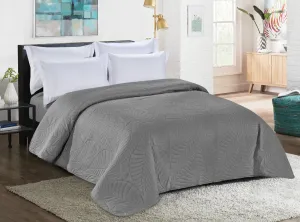Sivý prehoz na posteľ so vzorom LEAVES Rozmer: 220 x 240 cm