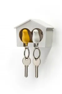 Nástenný držiak s kľúčenkami Qualy Duo Sparrow, biela búdka / biela + žltá kľúčenka