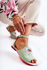 Zelené dámske kožené sandále s ozdobou - 35