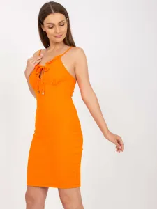Letné oranžové šaty s viazaním vo výstrihu - M