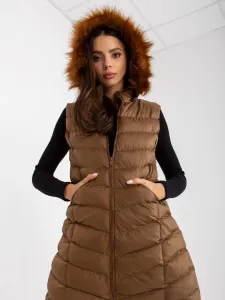 Hnedá dámska prešívaná zateplená vesta s kapucňou s kožušinou - L
