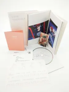 BTS, Love Yourself: Her, CD