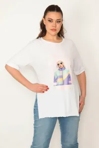 Şans Women's Plus Size White Digital Printed Blouse with Side Slit