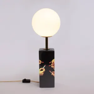 Stolová LED lampa Toiletpaper s motívom rúžu