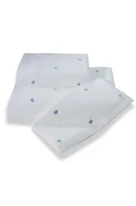 Soft Cotton Malý uterák Micro love 30 × 50 cm, biela – modré srdiečka