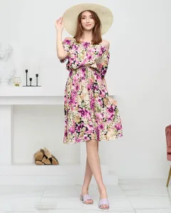 Tmavoružové šaty po kolená s viacfarebným kvetinovým vzorom - Oblečenie
