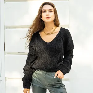 Čierny dámsky sveter - Oblečenie