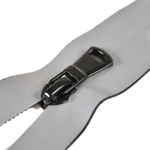 Reflexný vodeodolný zips deliteľný 5mm - 55 cm s čiernym bežcom