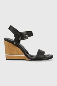 Sandále Tommy Hilfiger HARDWARE WEDGE SANDAL dámske, čierna farba, na kline, FW0FW07074 #8212638