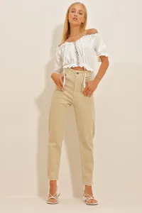 Trend Alaçatı Stili Dámske pieskové béžové nohavice s vysokým pásom