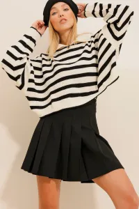 Trend Alaçatı Stili Women's Black Polo Neck Striped Crop Knitwear Sweater
