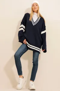 Trend Alaçatı Stili Women's Navy V-Neck Stripe Block Oversize Sweater with Side Slits