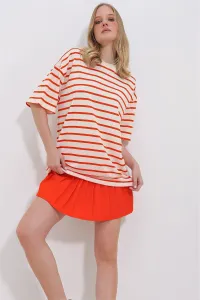 Trend Alaçatı Stili Women's Orange Crew Neck Ribbed Striped 2 Thread Unisex T-Shirt #8902503