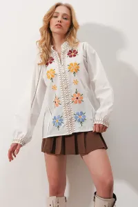 Trend Alaçatı Stili Women's White Stand-Up Collar Floral Embroidery Embroidered Hole Opening Shirt