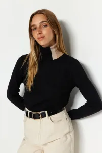Trendyol Black Premium/Special Thread rolák základný pletený sveter