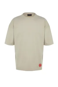 Trendyol limitovaná edícia béžovej pánskej oversize/širokého strihu/vyblednutého efektu 100% bavlnené hrubé tričko s etiketami