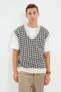 Trendyol Beige Men's Regular Fit V-Neck Houndstooth Patterned Knitwear Sweater