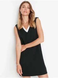 Čierne krátke šaty Trendyol #662633