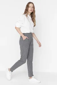 Trendyol Sivá pruhovaná mrkva Fit Smart Pletené nohavice s vysokým pásom