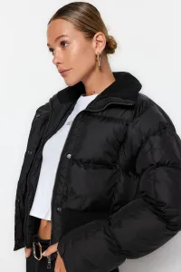 Trendyol Black oversize rebro detailný plodinový vodoodpudivý nafukovací kabát