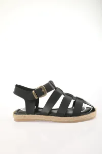 Trendyol Sandals - Schwarz - Flat