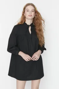 Trendyol čierny golier detailne tkané šaty