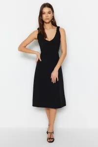 Trendyol čierne pletené krepové šaty s Gipe detailným áčkovým midi výstrihom do V a ramienkami #6130244