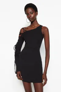 Trendyol Čierne vypasované tkané elegantné večerné šaty