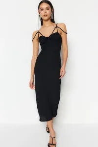Trendyol Čierne vypasované pletené podšité elegantné elegantné večerné šaty s textúrou