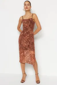 Trendyol limitovaná edícia vypasovaných midi s hnedou potlačou, flexibilné pletené šaty