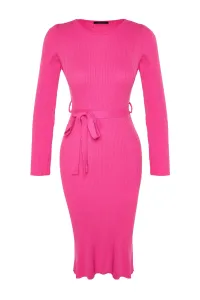 Trendyol ružové midi pletené šaty s detailom opaska #6790502