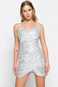 Trendyol Silver vypasované večerné šaty s podšívkou a trblietavými flitrami #5868266