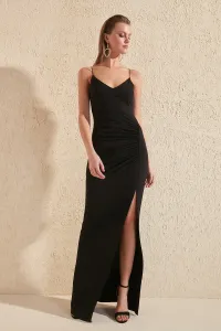 Trendyol Čierne podšité pletené večerné šaty #4316367