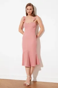 Trendyol Sušený ružový remienok detailné večerné šaty