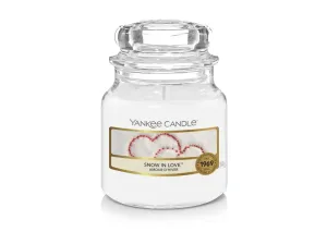 Yankee Candle Aromatická sviečka Classic malá Snow in Love 104 g